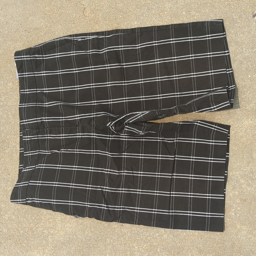 Jones New York stretch Bermuda shorts size 8